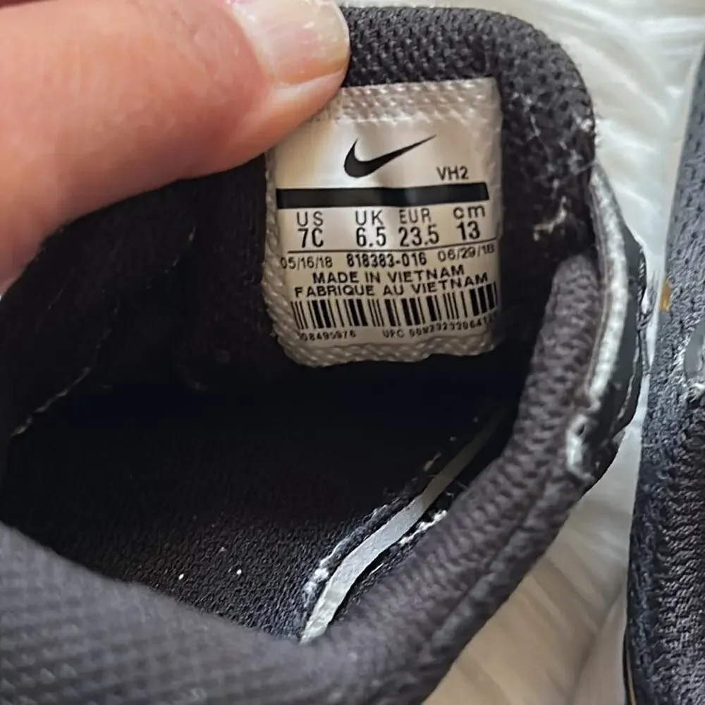 Nike | Tanjun Gold and Black Infant Sneakers Size 7C